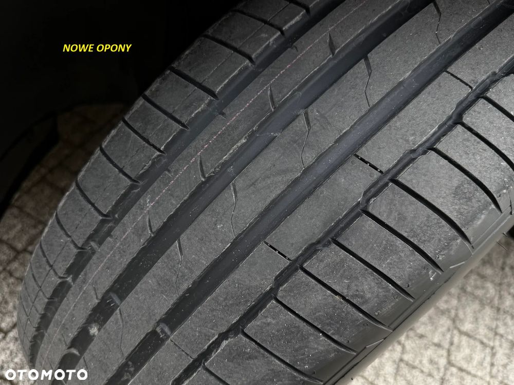 Volvo XC 60 B4 D AWD Plus Dark - 35