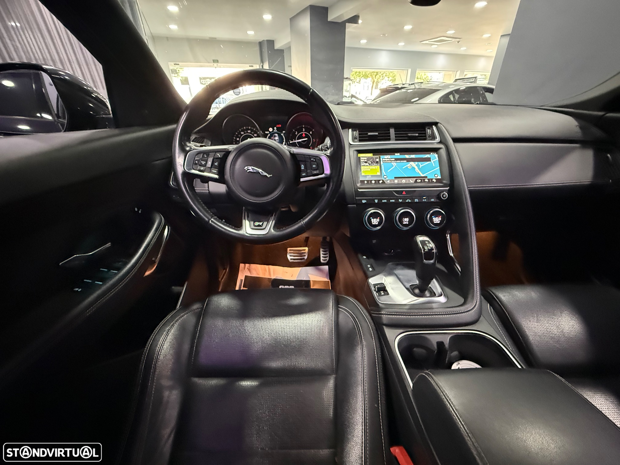 Jaguar E-Pace 2.0 i4D R-Dynamic S AWD Aut. - 28