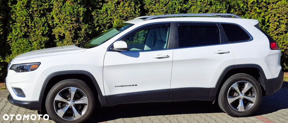 Jeep Cherokee - 18