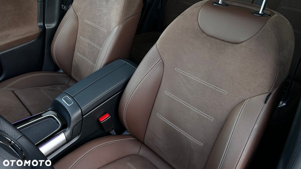 Mercedes-Benz GLA 200 mHEV AMG Line 7G-DCT - 12