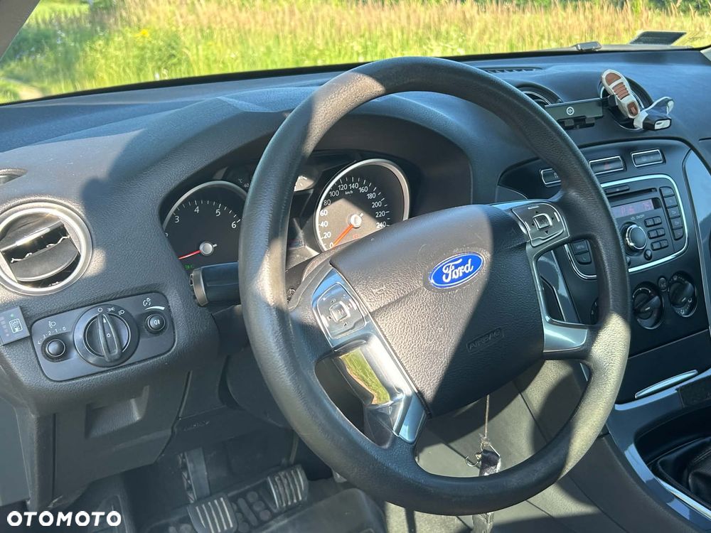 Ford Mondeo - 10