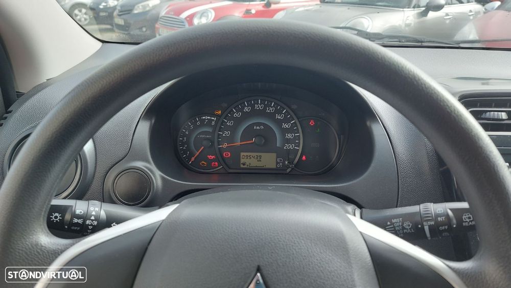 Mitsubishi Space Star - 16