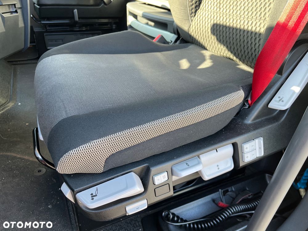 Renault T480 HIGH Sleeper XLOW - 9