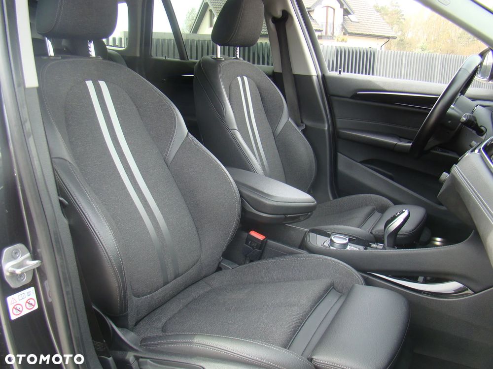 BMW X1 xDrive20d Sport Line - 23
