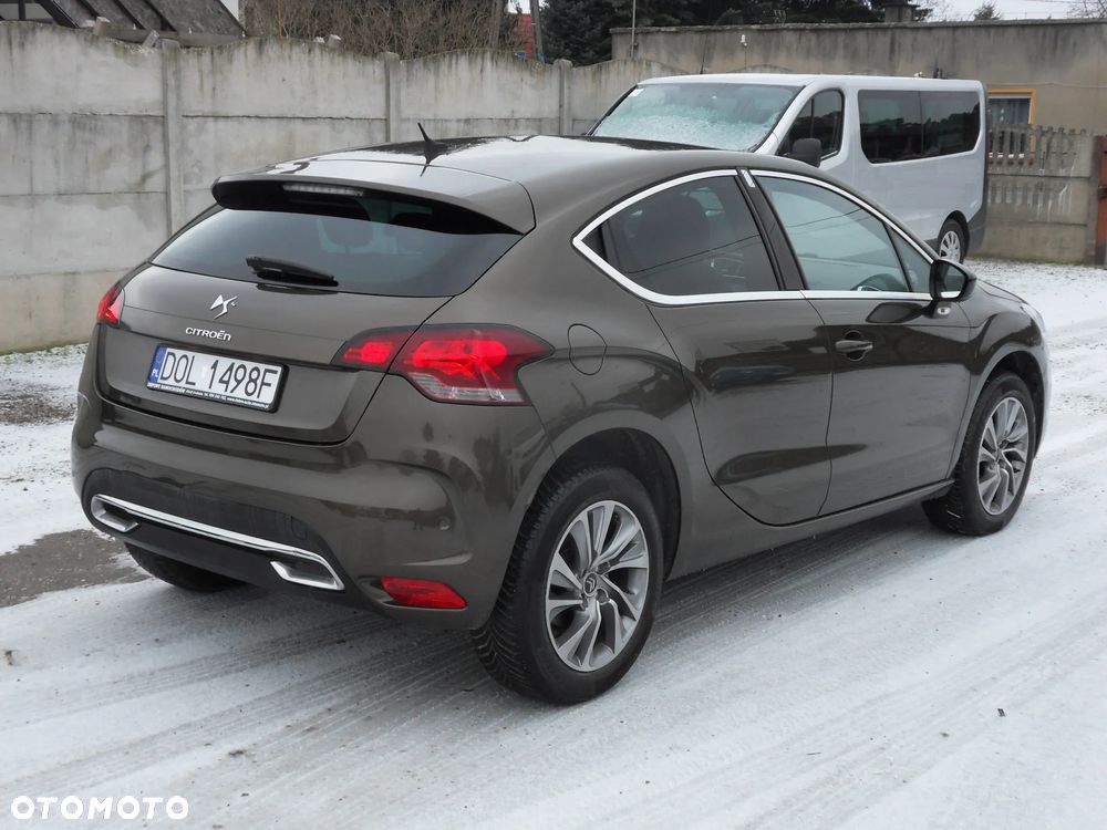 Citroën DS4 e-HDi 110 SoChic - 5