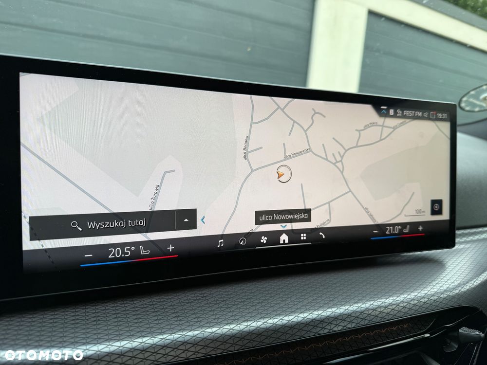 BMW Seria 3 330i xDrive M Sport - 38