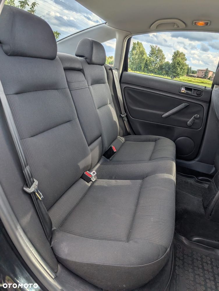 Volkswagen Passat 1.9 TDI Comfortline Family - 10