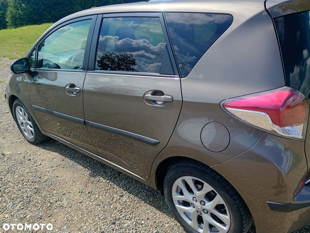 Toyota Verso S 1.4 D-4D Premium - 2