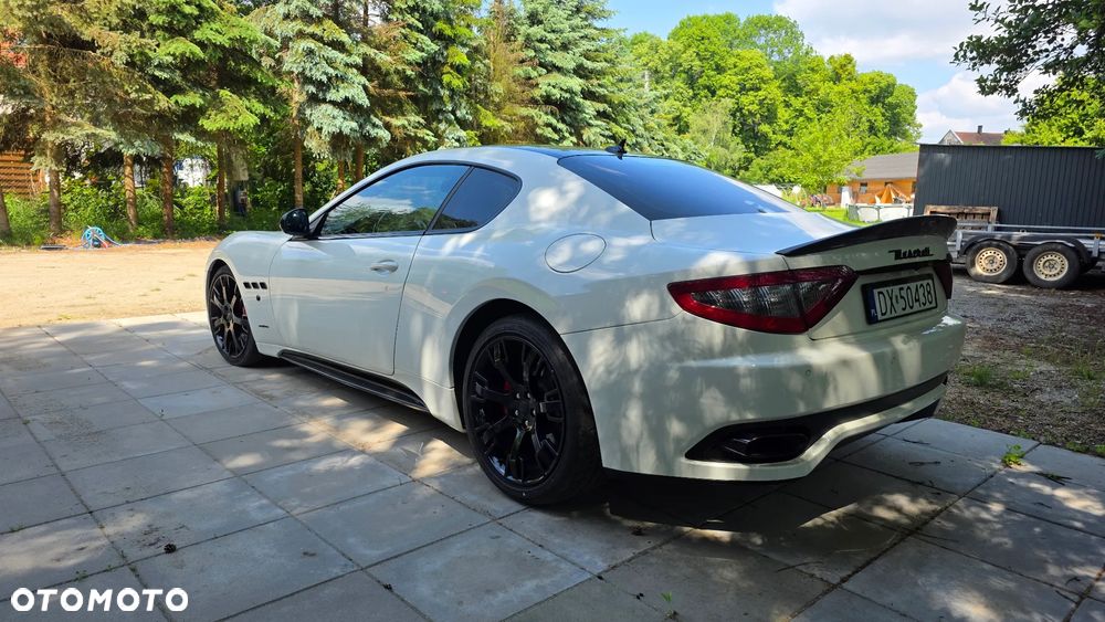 Maserati GranTurismo S Automat - 2