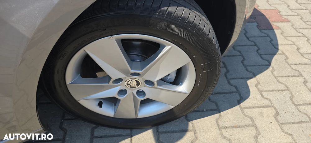 Skoda Octavia 1.6 TDI Ambiente DSG - 26