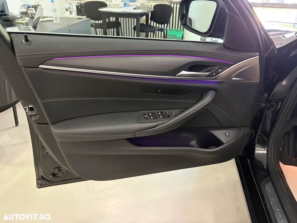 BMW Seria 5 520d xDrive AT MHEV - 11