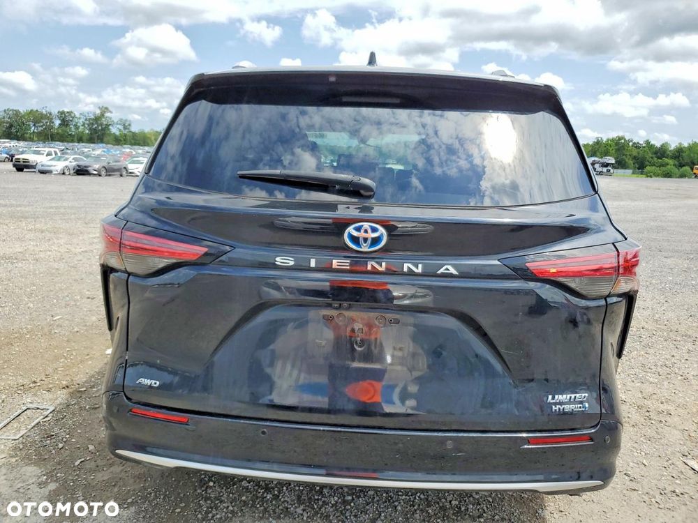 Toyota Sienna - 7