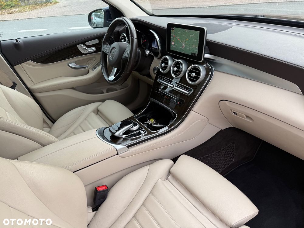Mercedes-Benz GLC 250 4Matic 9G-TRONIC Exclusive - 9