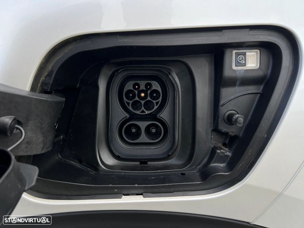 Peugeot e-2008 50 kWh Allure - 42