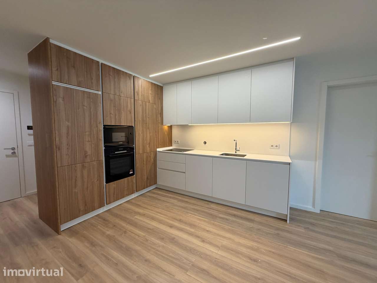 Apartamento T1 Novo c/ Lugar de Garagem em Santa Marinha (VL8) - Grande imagem: 2/24