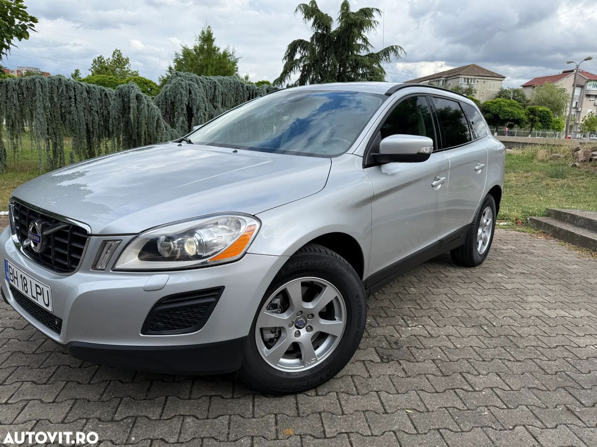 Volvo XC 60 D4 Geartronic Momentum - 1