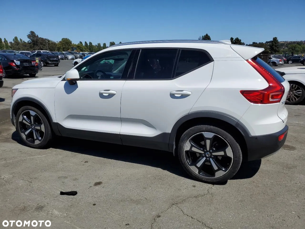 Volvo XC 40 T4 Momentum Pro - 4