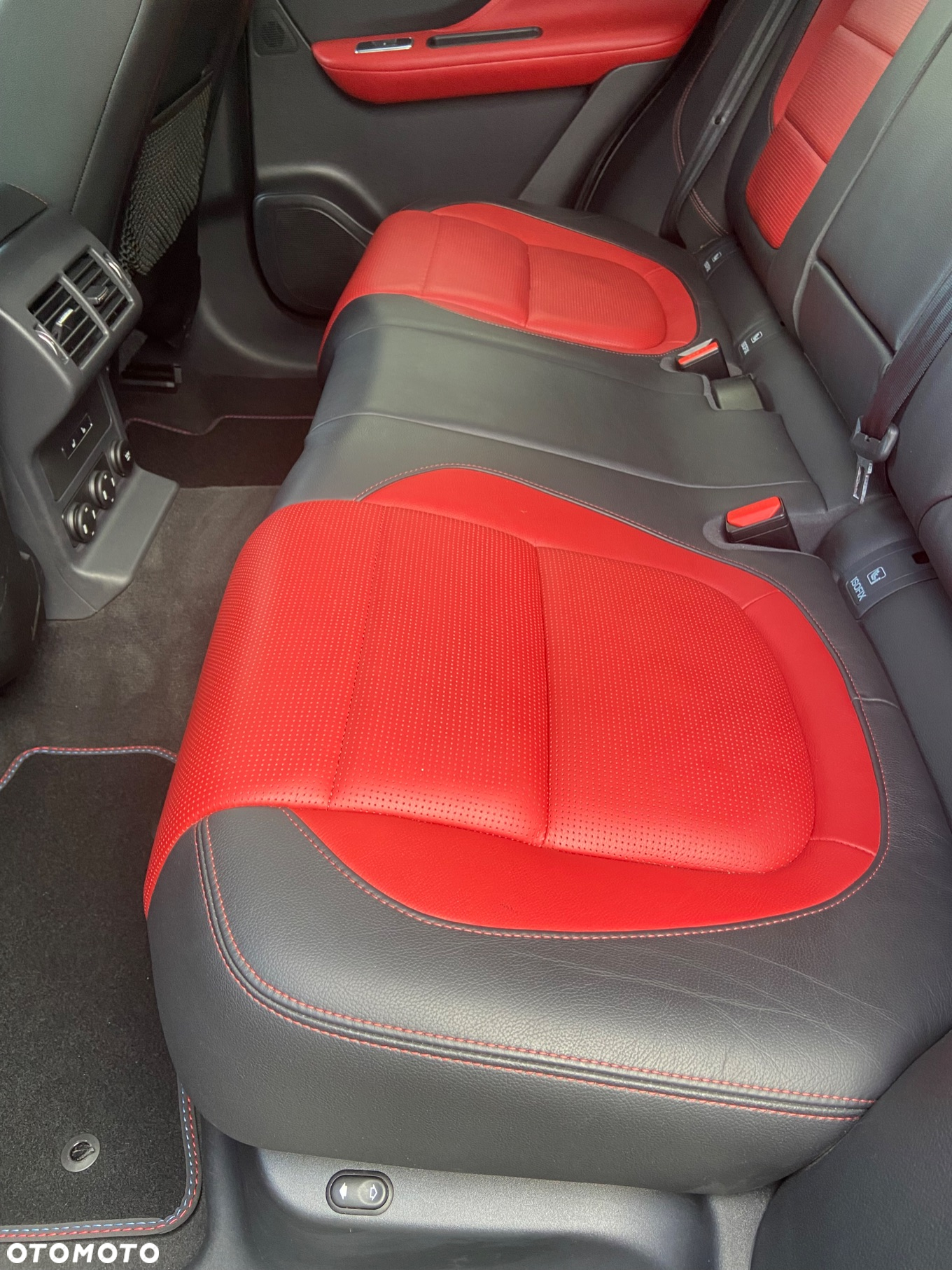 Jaguar F-Pace 25d AWD R-Sport - 14