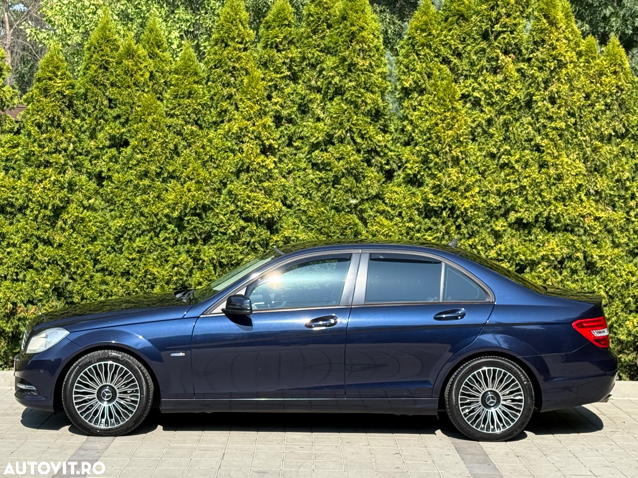 Mercedes-Benz C - 13