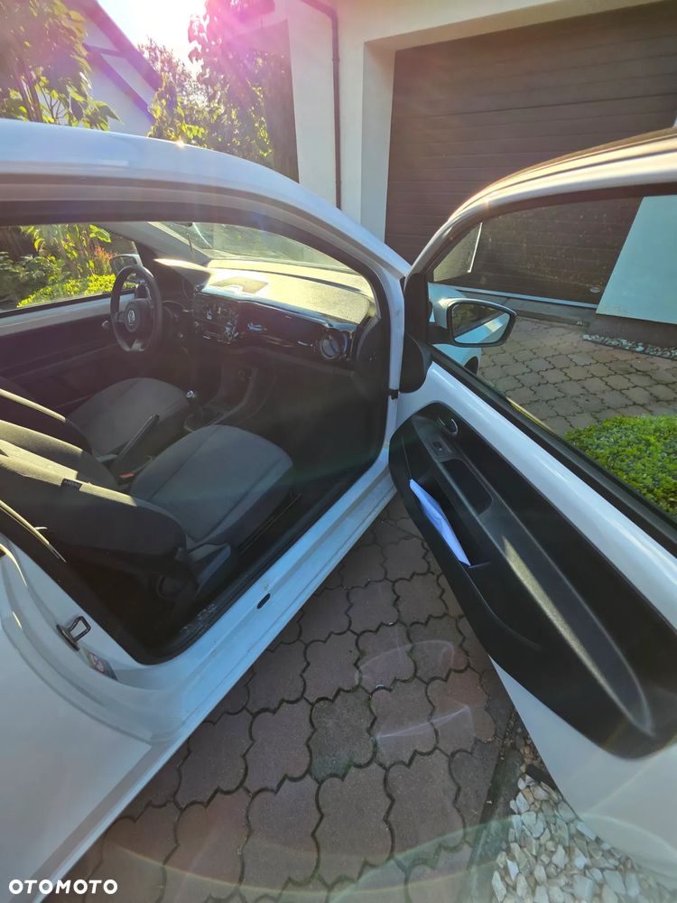 Volkswagen up! (BlueMotion Technology) move - 8