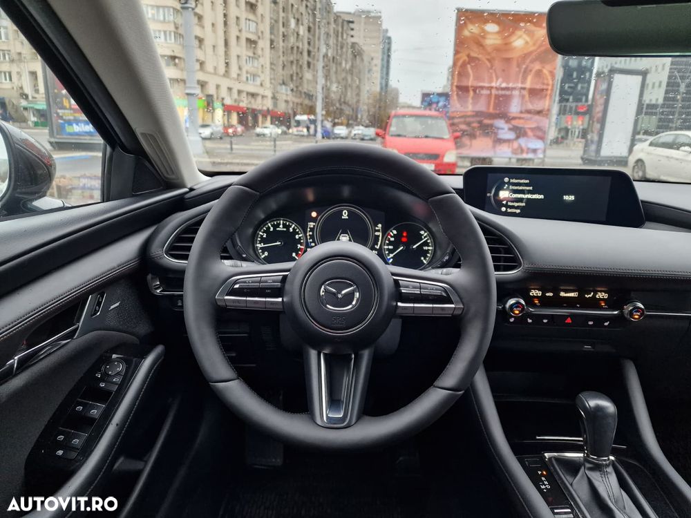 Mazda 3 e-Skyactiv G122 AT MHEV Plus - 12