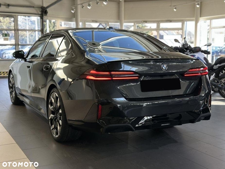 BMW Seria 5 540d xDrive mHEV M Sport - 5