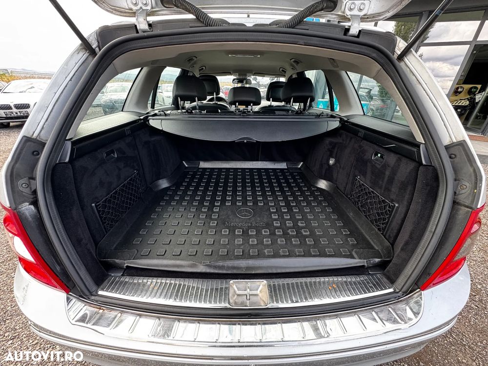 Mercedes-Benz C 180 T Kompressor Automatik BlueEFFICIENCY Elegance - 17