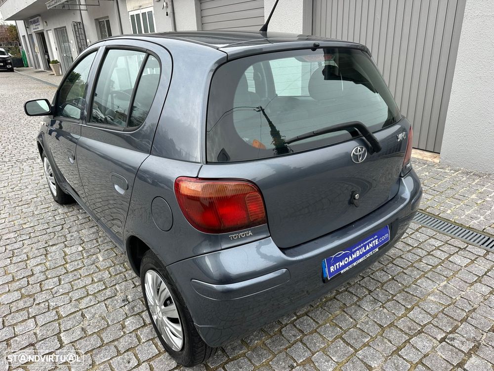 Toyota Yaris 1.0 Sol AC - 4