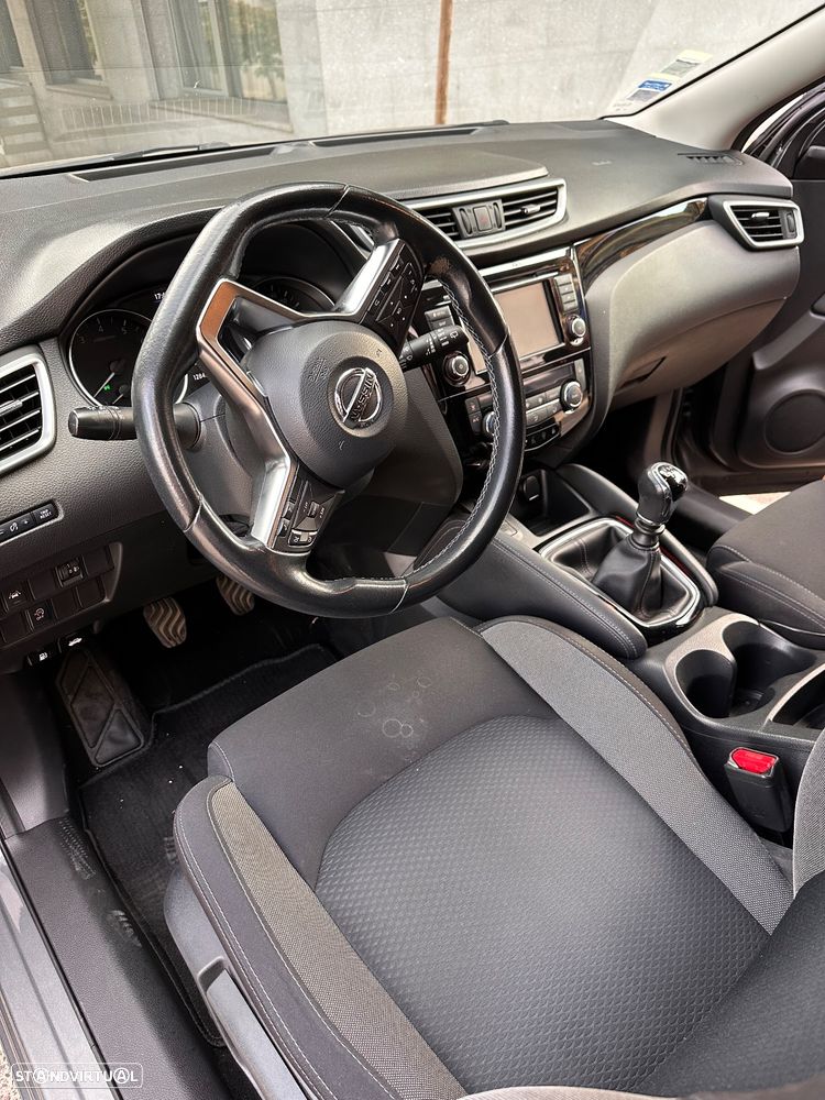 Nissan Qashqai 1.3 DIG-T N-Connecta J18 - 7