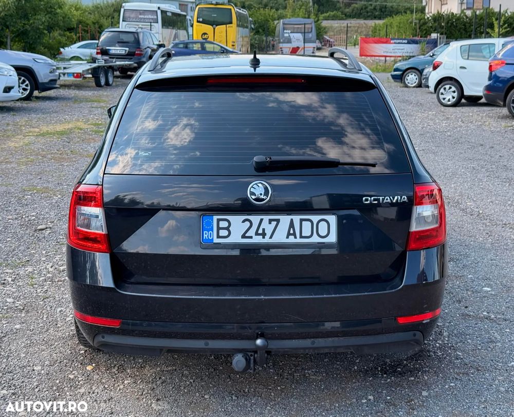 Skoda Octavia 1.6 TDI DSG Ambition - 33