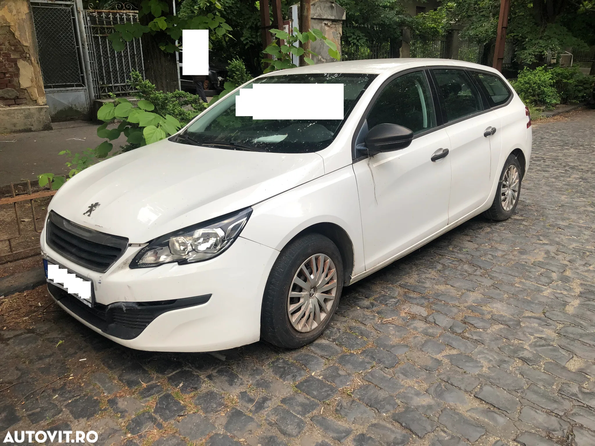 Dezmembrez Peugeot 308 break alb 2015 BLUEHDI - 3