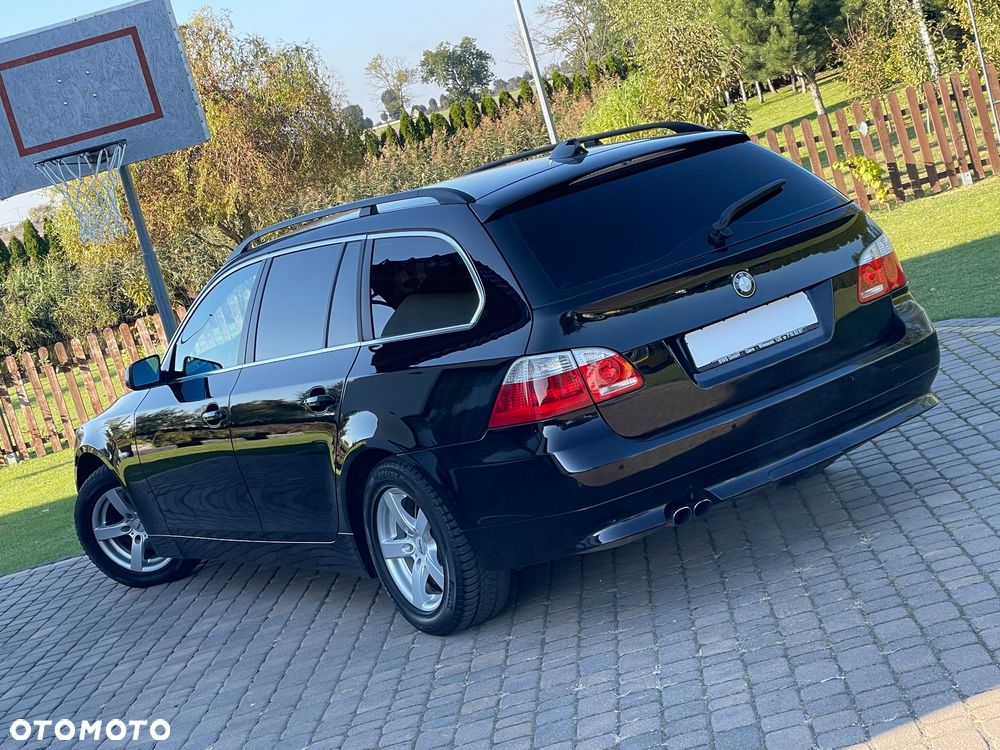 BMW Seria 5 525i Touring - 4