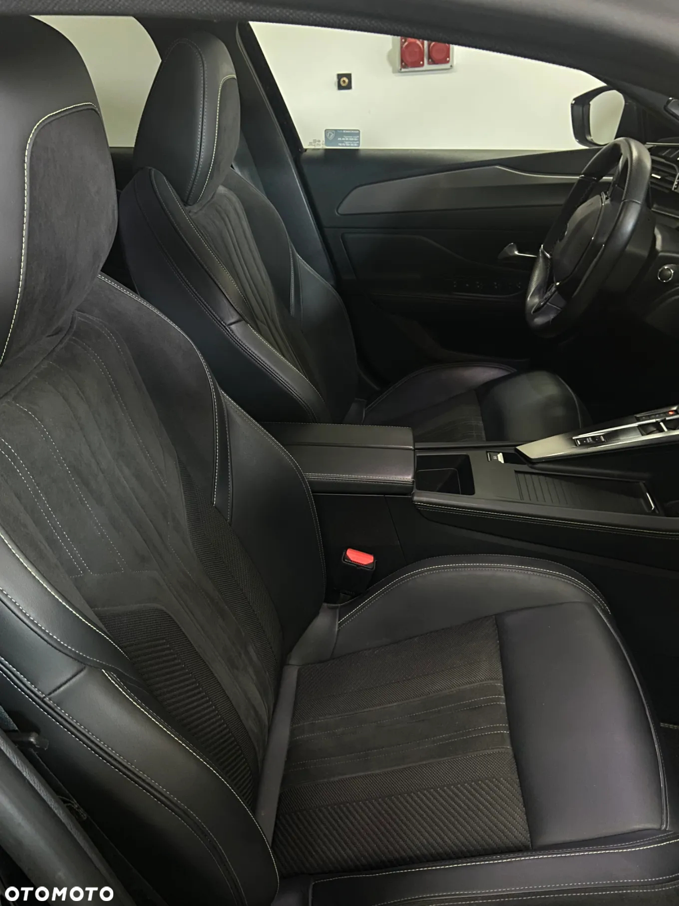 Peugeot 408 1.2 PureTech GT S&S EAT8 - 23