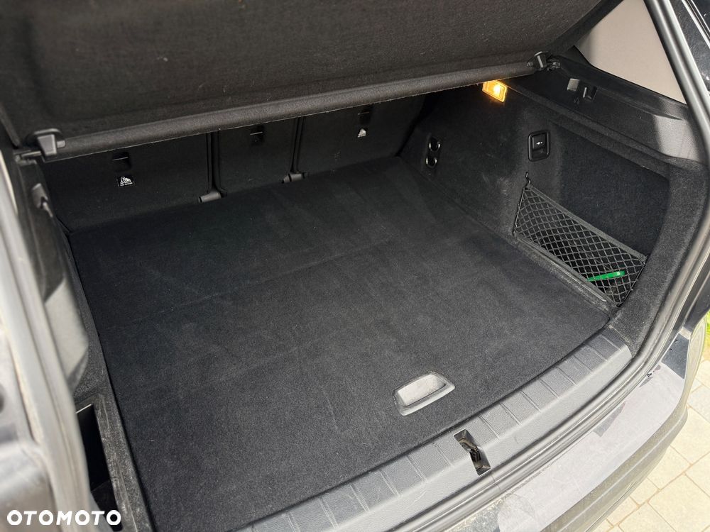BMW X1 sDrive18d - 12