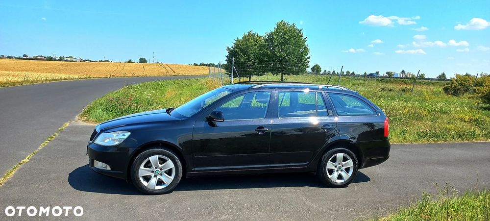 Skoda Octavia 1.6 Combi Ambiente - 16