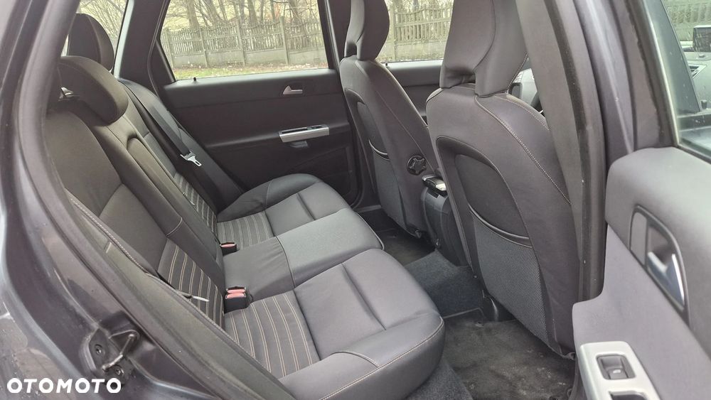 Volvo V50 D3 Momentum - 8