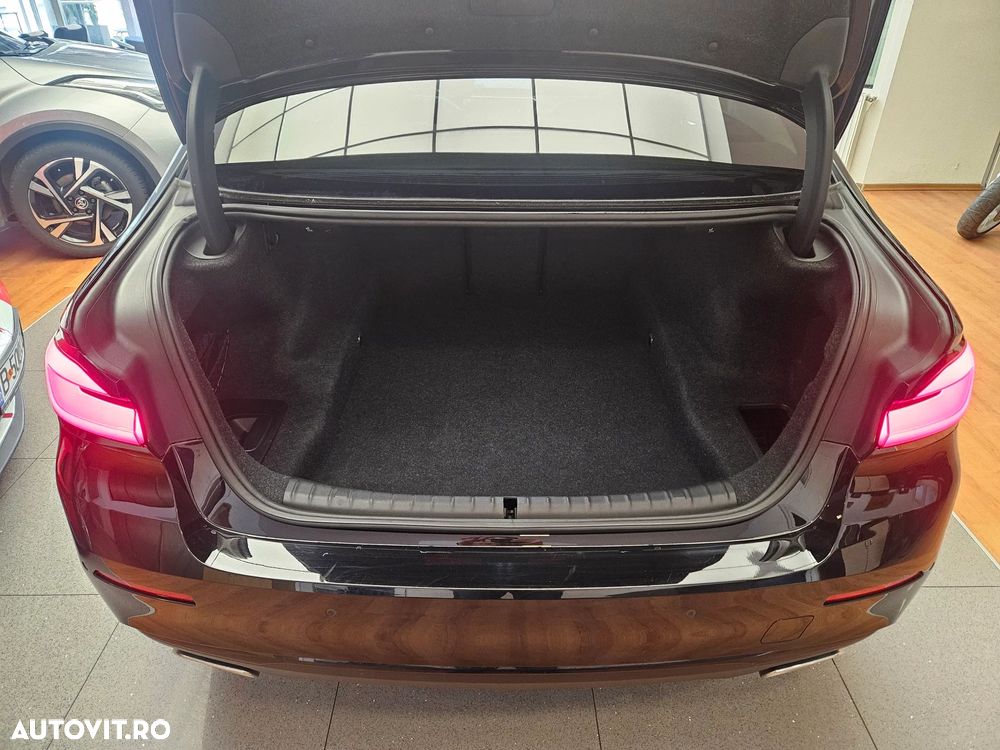 BMW Seria 5 520d xDrive AT MHEV - 14