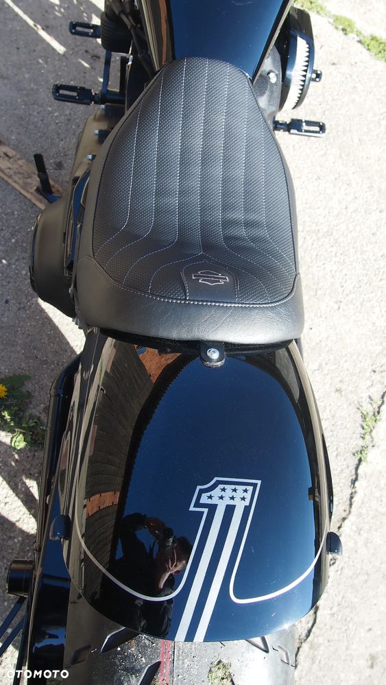 Harley-Davidson Softail Street Bob - 29