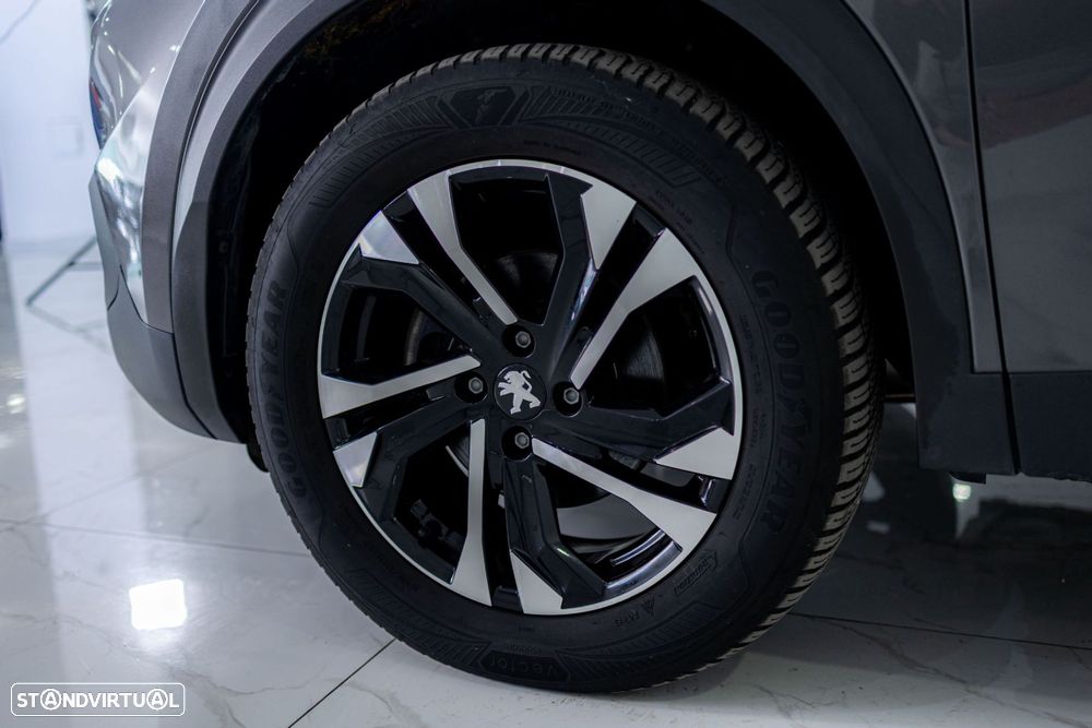 Peugeot 2008 1.2 PureTech Allure EAT8 - 8