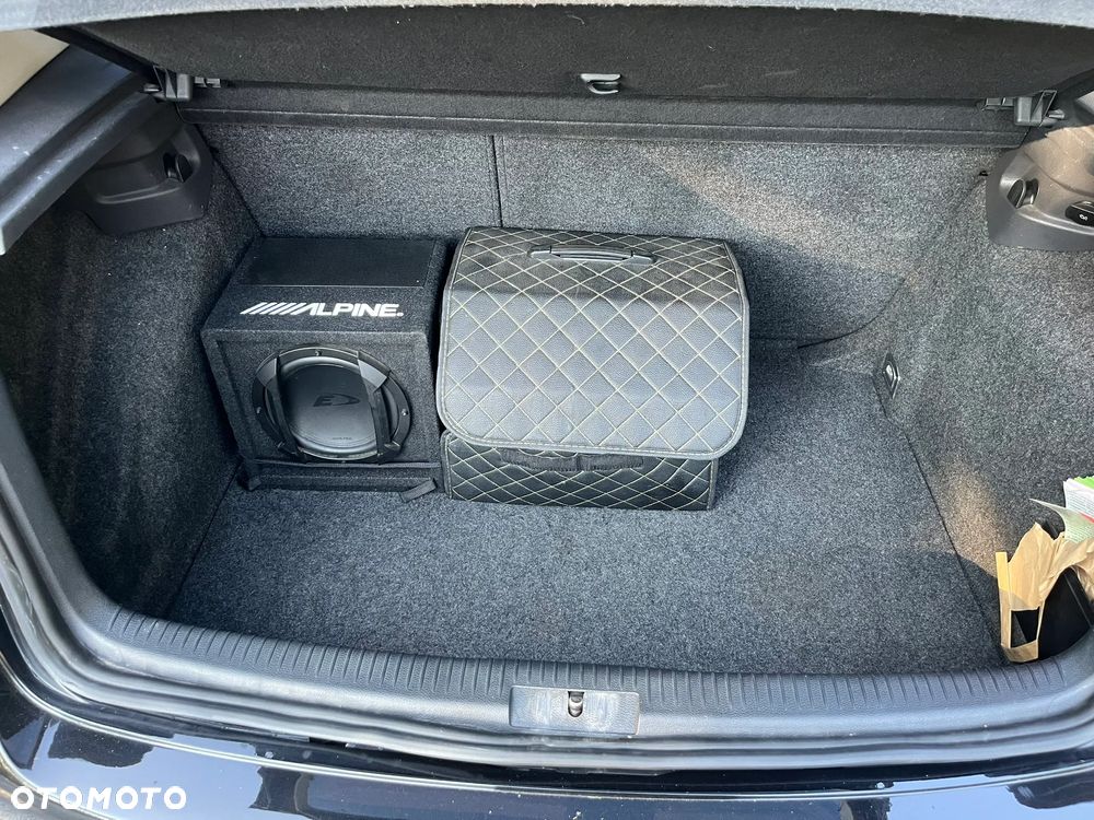Volkswagen Golf V 2.0 TDI DPF GT Sport - 14