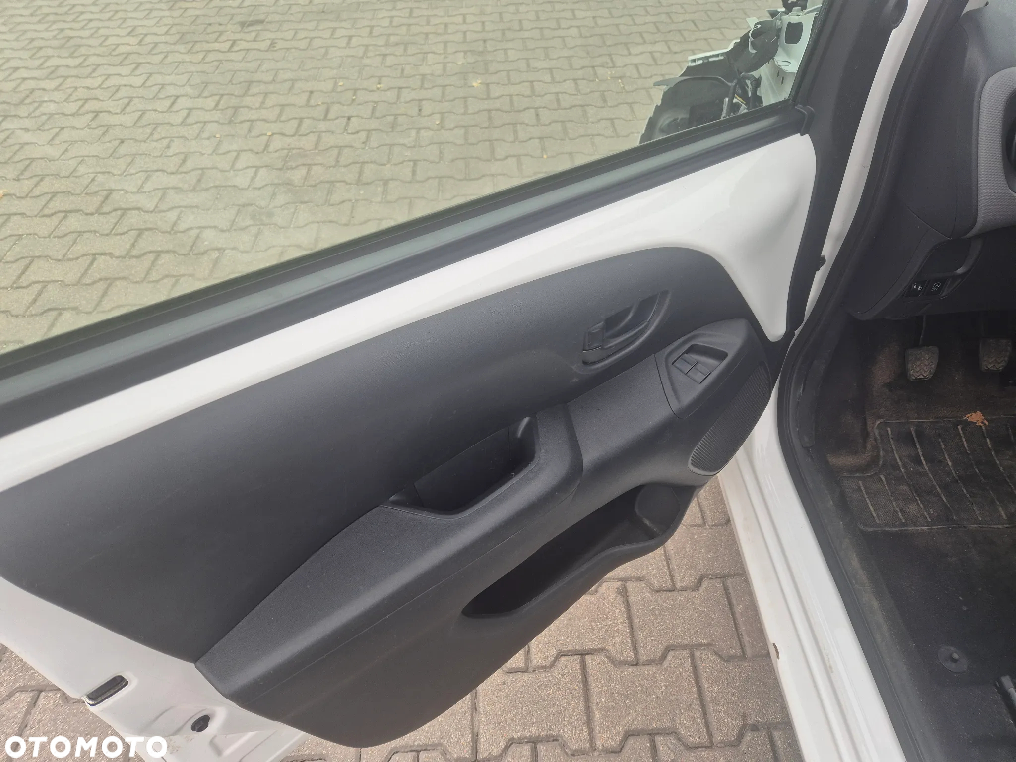 Peugeot 108 VTI 72 Active - 11