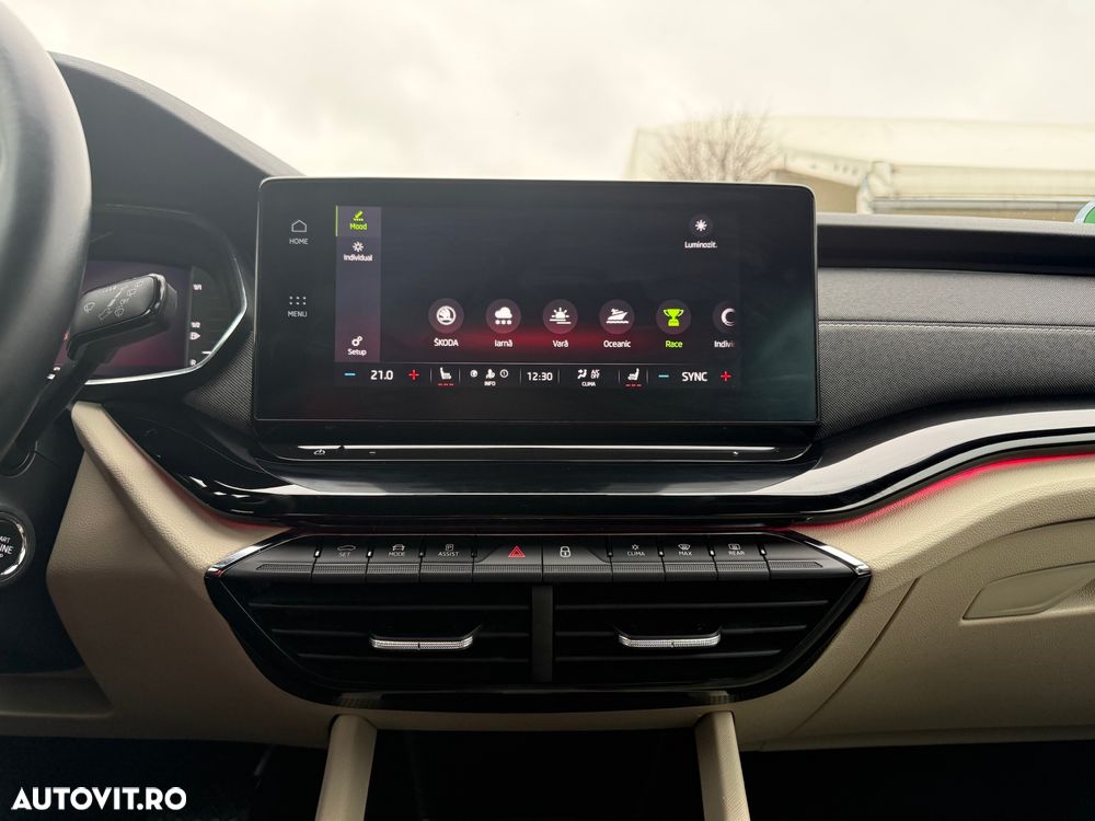 Skoda Octavia Combi 2.0 TDI DSG Premium Edition - 24