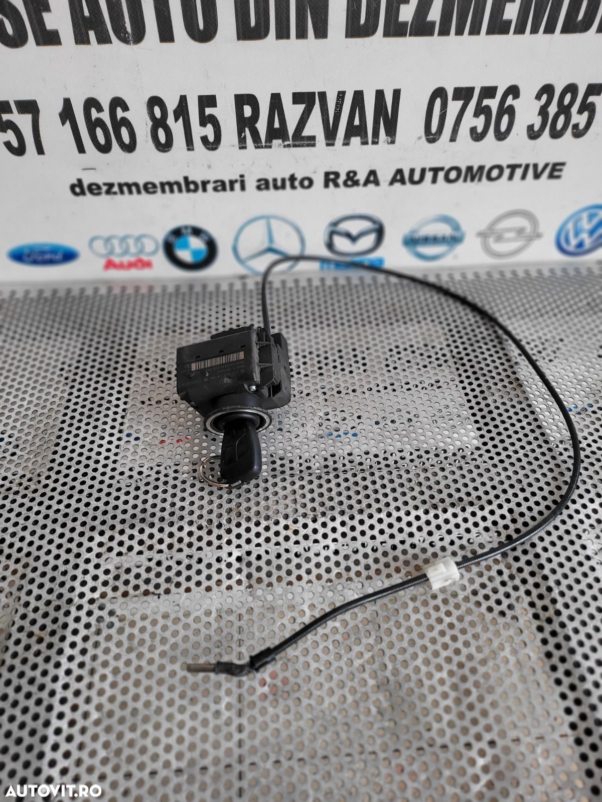 Contact Cu Cheie Mercedes E Class W211 Volan Stanga Cod A2115451408 Dezmembrez Mercedes E Class W211 2.7 Cdi Automat Cod Motor 612 Volan Stanga Xenon - 1