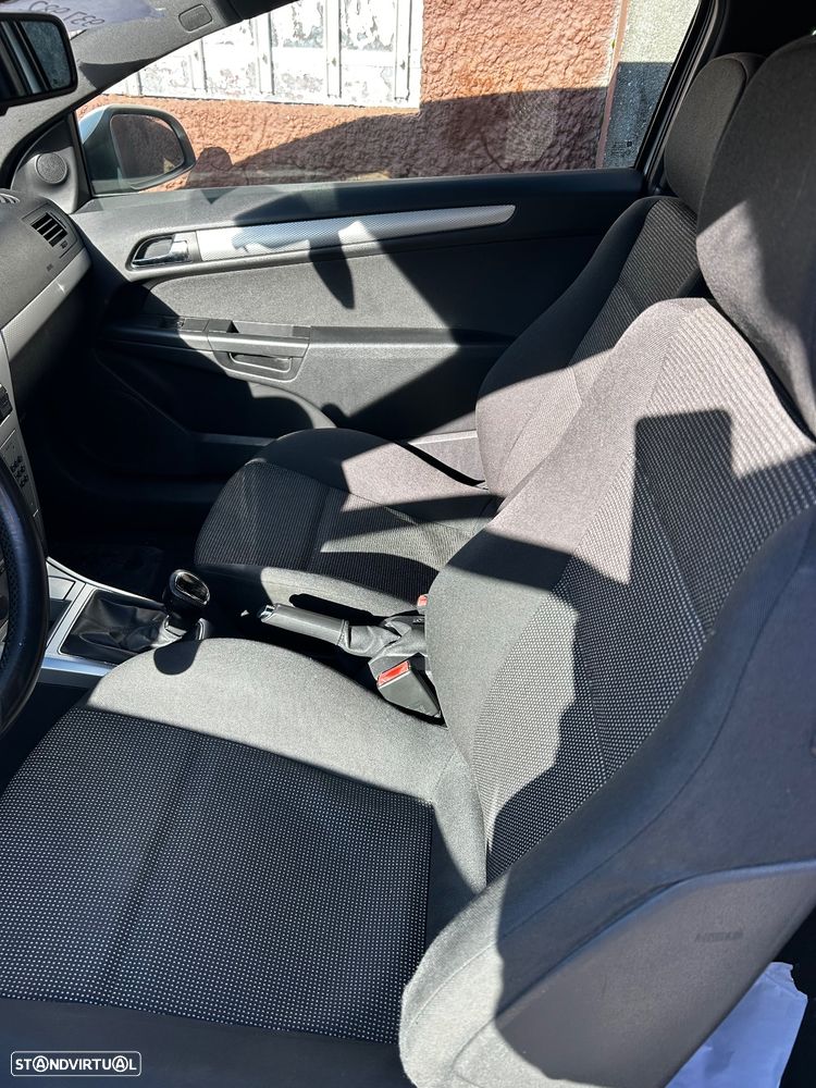 Opel Astra GTC 1.3 CDTI - 4