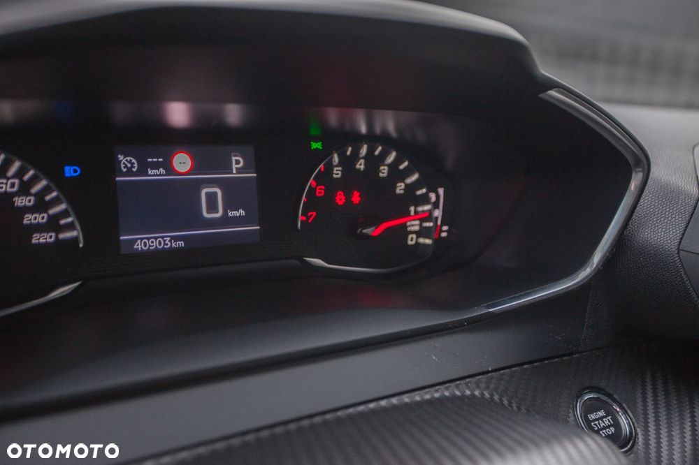 Peugeot 2008 1.5 BlueHDi Allure Pack S&S EAT8 - 20