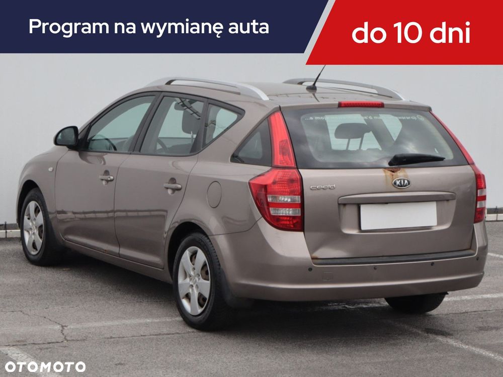Kia Ceed - 6