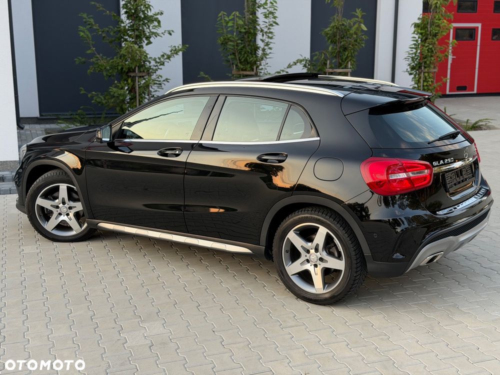 Mercedes-Benz GLA 250 4Matic 7G-DCT AMG Line - 13