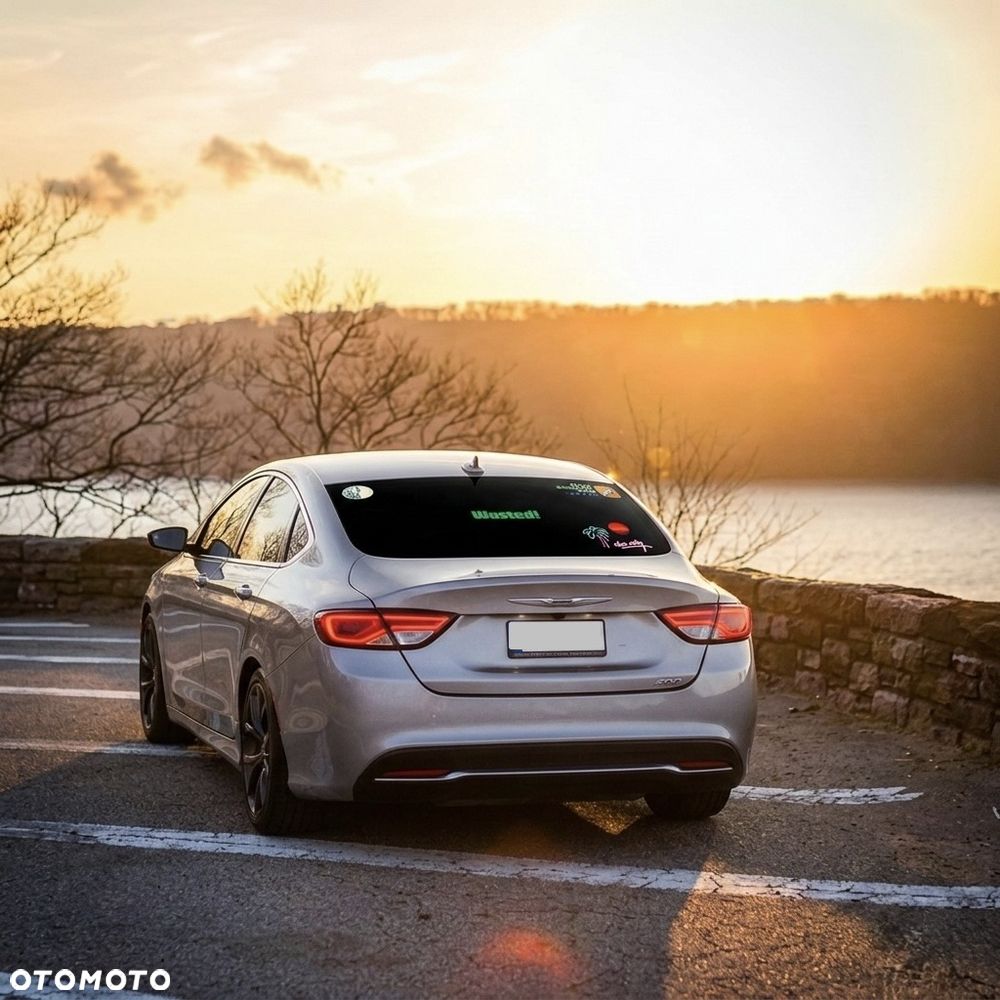 Chrysler 200 - 1