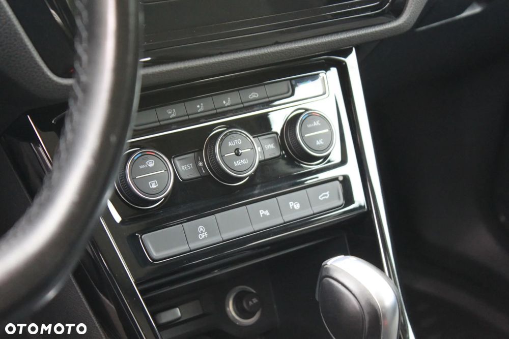 Volkswagen Touran - 7