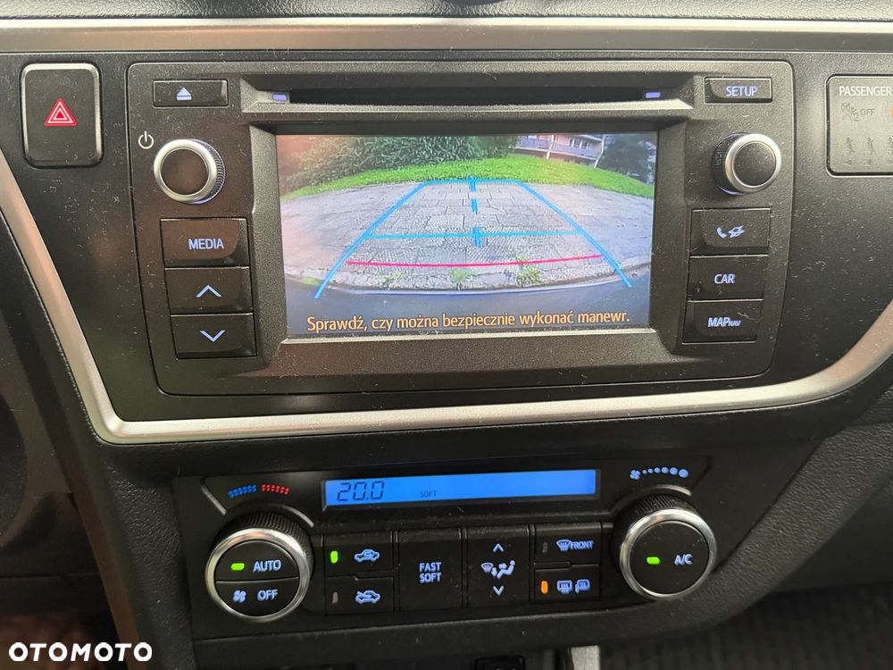 Toyota Auris 1.6 Premium Comfort - 7